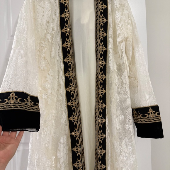 Lace Kaftan - Picture 4 of 5